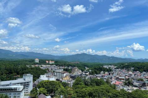 湯畑方面を望む＜東＞