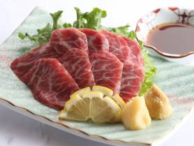 特選<br class='view_pc-tab'>
馬肉刺身