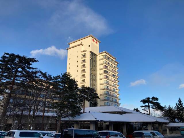 ただ今、マイナス4℃。午後からは雪が止んでいます。静かなお正月のひとときです。