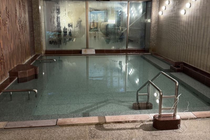 源泉は万代鉱と西の河原源泉の内湯