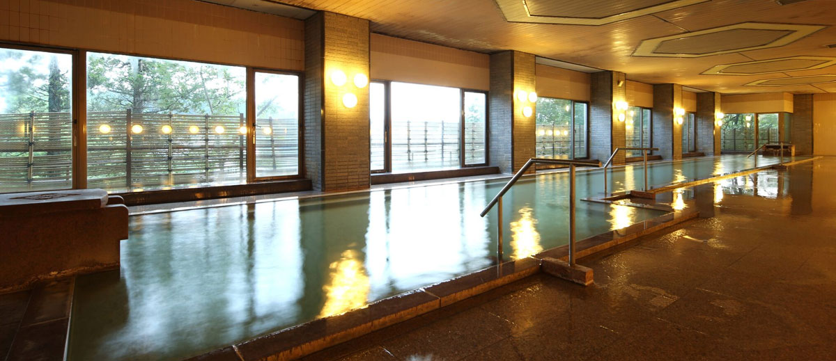 草津最大級 約30mの大浴場
